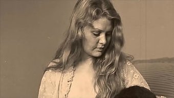 Gözetleyici Bir Kıvrımla Retro Yasak Aile Seks