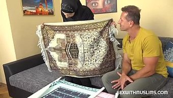 Müslüman Karı Kocasına Inanılmaz Bir Sakso Çekiyor