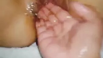 18 Yaşındaki Kız Arkadaşının Sert Sikildiği Ev Yapımı Bir Video