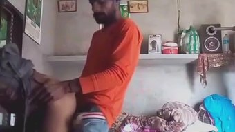 Hint Bhabhi, Kırsal Ortamda Sushma Ile Arkadan Romantik Bir Şekilde Eğleniyor