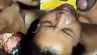 Olgun Kadın Ev Yapımı Videoda Oğlunun Arkadaşlarından Yüzüne Boşalttı