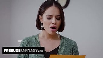 Azgın Erkekler Noel Için Büyük Memeli Üvey Anne Istiyorlar