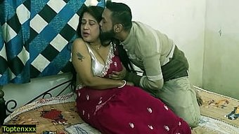Hintli Olgun Kadın, Nri Sevgilisi Tarafından Hindi Sesli Olarak Beceriliyor