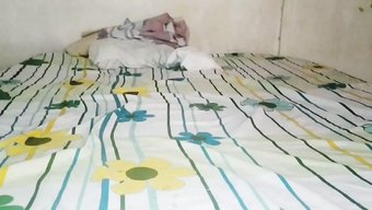Tunuslu Genç Pov'Da Mastürbasyon Yapıyor Ve Çığlık Atıyor