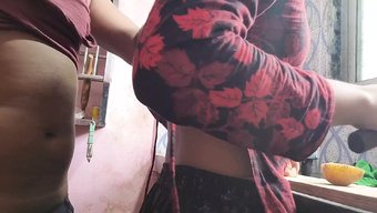 Devar, Mutfağını Bhabhi Ji Ve Karısıyla Sıcak Bir Videoda Paylaşıyor