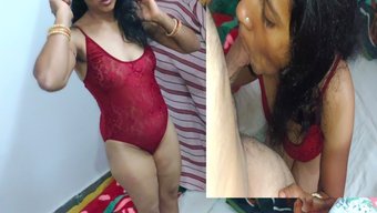Ev Yapımı Genç Videoda Büyük Doğal Göğüsler Ve Popo Yalama