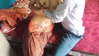 Desi Karısının Amı Büyük Bir Yarak Tarafından Beceriliyor