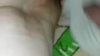 Çinli Büyükanne Yorgan Altında Saklanıyor