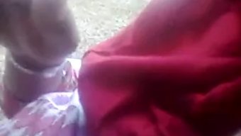 Köylü Kızının Amcığı Köy Seks Videosunda Sikişiyor