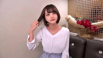 Minyon 138cm’lik Japon Güzeli, Sik Emmeye Hayır Diyemeyecek Kadar Tatlı.
