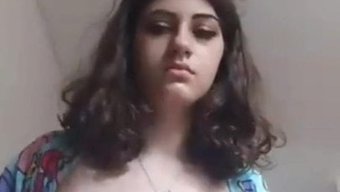 Periskop Striptiz Ve Kendini Tatmin Etme Performansı