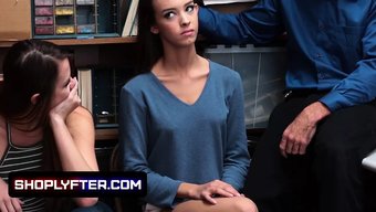 Amatör Genç (18+) Ağzını Bir Penisle Dolduruyor