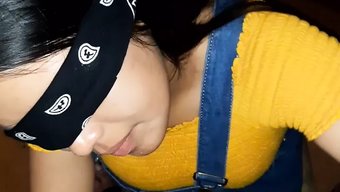 Ev Yapımı Videoda Genç Kız Yarrağı Emiyor