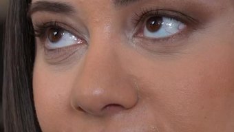 Esmer Güzellik Shrima Malati, Derin Mutfakta Üvey Oğluyla Buluşuyor