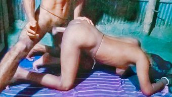Bangladeşli Bhabhi Derin Boğaz Oral Seks Yapıyor Ve Arkadan Sikişiyor