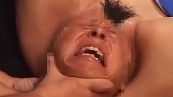 Bdsm Asyalı Güzellik, Vajinasını Bir Oyuncakla Dolduruyor.