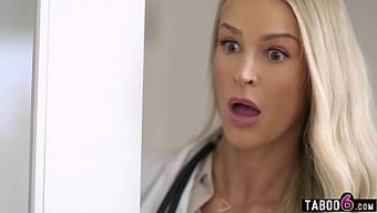 Sarışın Doktor Emma Hix Hastasını Mastürbasyon Yaparken Yakalıyor Ve Daha Fazla Araştırıyor