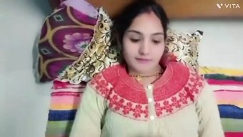 Olgun Hint Bhabhi, Üvey Kardeşi Tarafından Cowgirl Pozisyonunda Beceriliyor