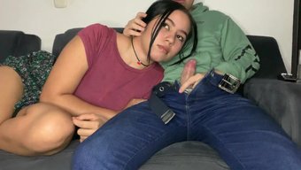 Güzel Bir Latin, Bu Kovboy Sahnesinde Yüzüne Boşalıyor Ve Içine Boşalıyor.