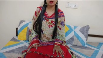 Anne Ve Oğul Rol Oyunu, Hindi Sesinde Derin Boğaz Ve Parmaklamaya Yol Açıyor